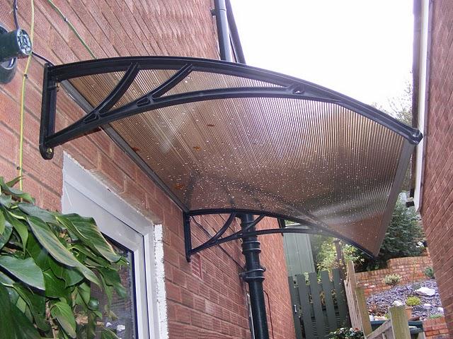 FarAcs Козырек над крыльцом 1500 мм КК-ПБл (кронштейн коричневый - поликарбонат молочный) — изображение 2