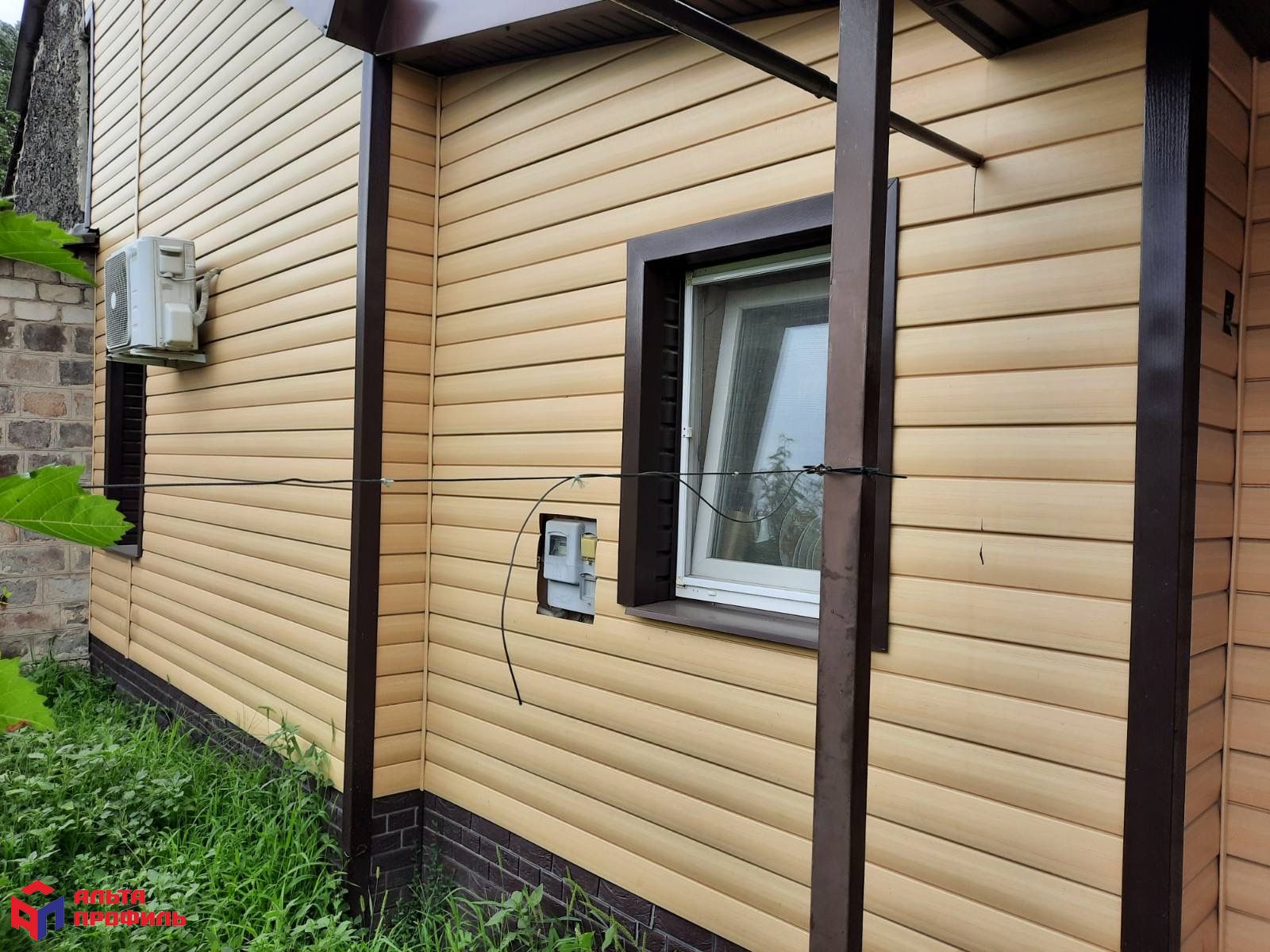 Альта-Профиль Сайдинг Blockhouse Люкс BH-03 двухпереломный малый Каштан — изображение 4