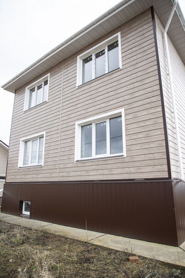 Grand Line Сайдинг Вертикаль prof Pe 0,45 мм Ral 9006 — изображение 3