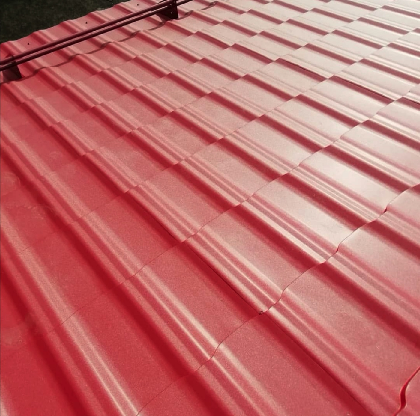 Grand Line Металлочерепица Квинта Плюс Satin 0,5 мм Ral 3009 — изображение 4