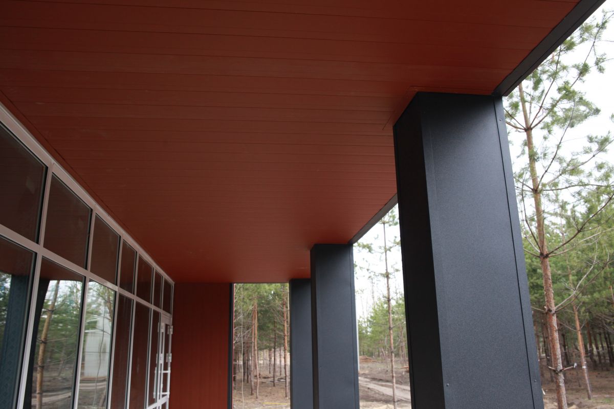 Grand Line Сайдинг Вертикаль prof Drap 0,45 мм Ral 8004 — изображение 3